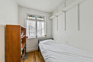 Bedroom- click for photo gallery